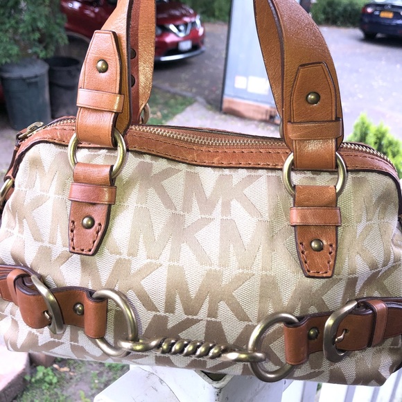 MICHAEL Michael Kors Handbags - Michael Kors vintage small leather signature purse